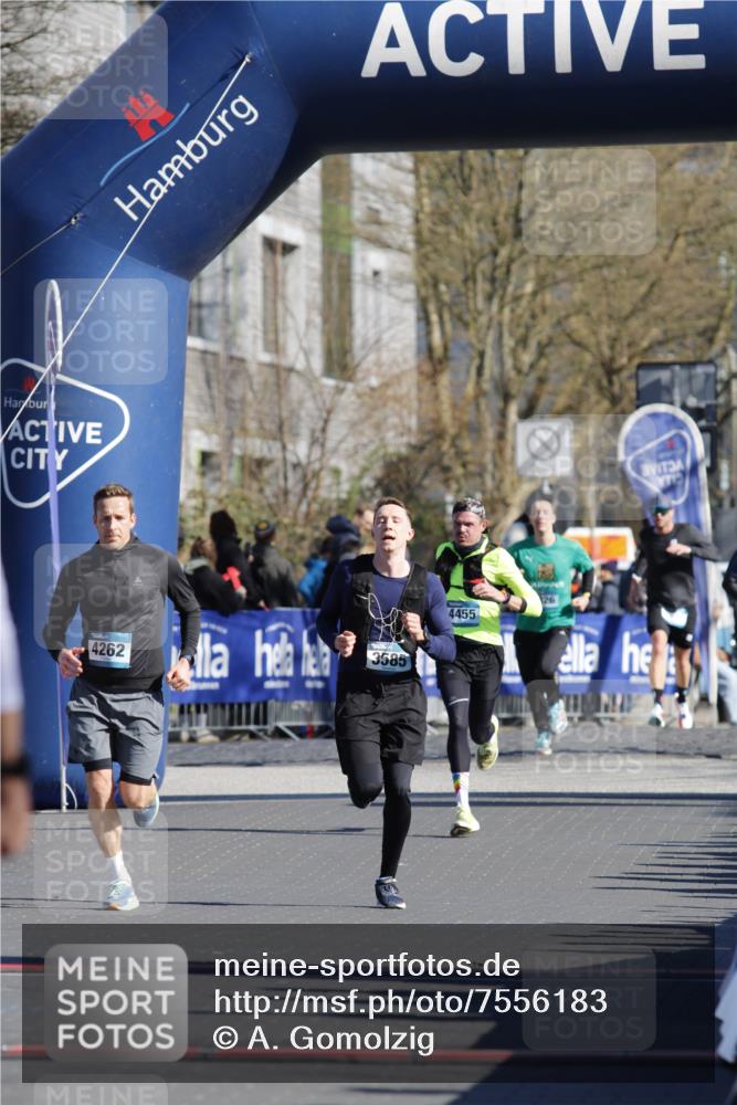 06.04.2025 - 44. Internationalen Wilhelmsburger Insellauf A. Gomolzig http://msf.ph/oto/7556183 06.04.2025 10:33:39 Ziel 4058 meine-sportfotos.de