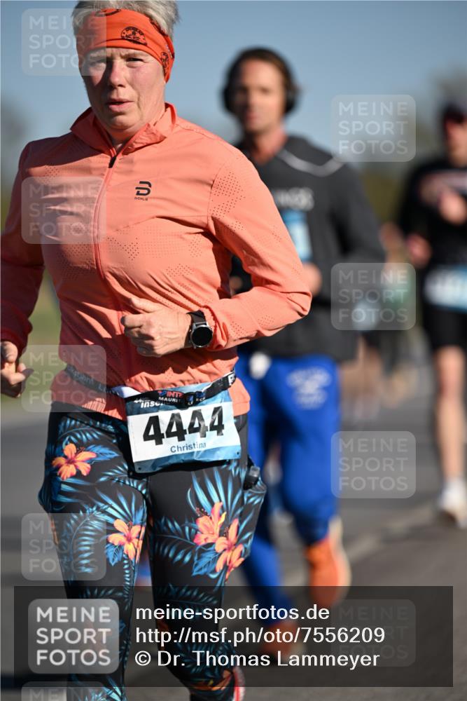 06.04.2025 - 44. Internationalen Wilhelmsburger Insellauf Dr. Thomas Lammeyer http://msf.ph/oto/7556209 06.04.2025 09:32:01 Laufen 4444 meine-sportfotos.de