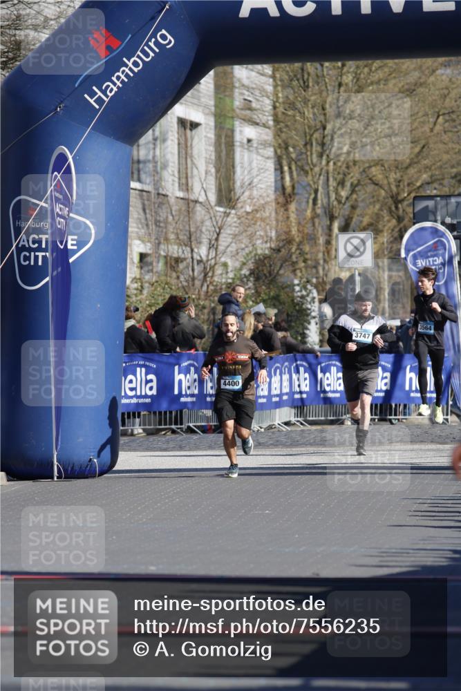 06.04.2025 - 44. Internationalen Wilhelmsburger Insellauf A. Gomolzig http://msf.ph/oto/7556235 06.04.2025 10:33:03 Ziel 3760, 3863, 4358, 5137 meine-sportfotos.de