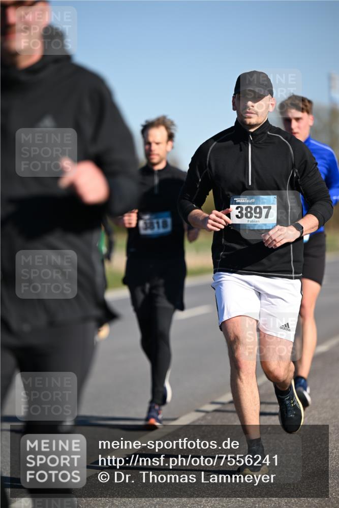 06.04.2025 - 44. Internationalen Wilhelmsburger Insellauf Dr. Thomas Lammeyer http://msf.ph/oto/7556241 06.04.2025 09:32:06 Laufen 3818, 3897 meine-sportfotos.de