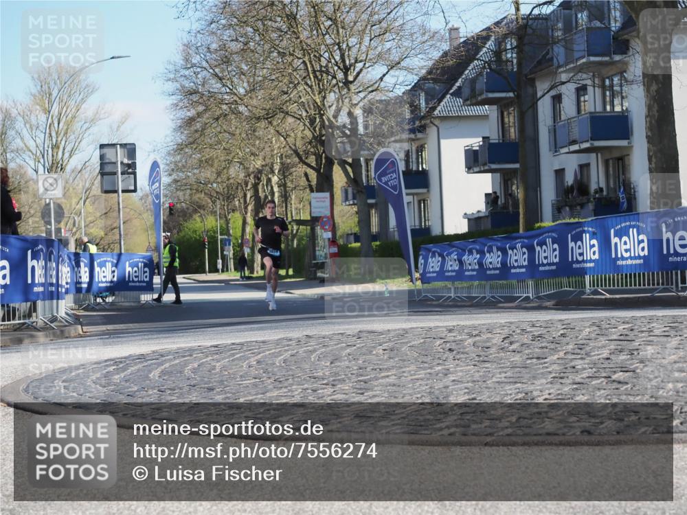 06.04.2025 - 44. Internationalen Wilhelmsburger Insellauf Luisa Fischer http://msf.ph/oto/7556274 06.04.2025 10:08:14 Ziel 15 meine-sportfotos.de
