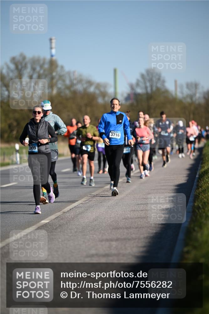 06.04.2025 - 44. Internationalen Wilhelmsburger Insellauf Dr. Thomas Lammeyer http://msf.ph/oto/7556282 06.04.2025 09:32:14 Laufen 3005, 3716 meine-sportfotos.de