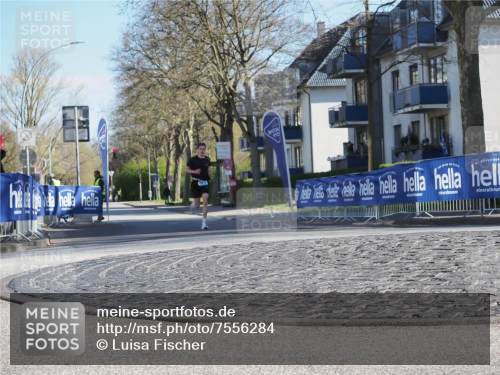 06.04.2025 - 44. Internationalen Wilhelmsburger Insellauf Luisa Fischer http://msf.ph/oto/7556284 06.04.2025 10:08:15 Ziel 4614 meine-sportfotos.de