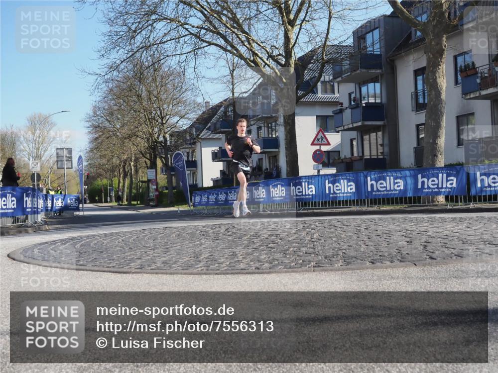 06.04.2025 - 44. Internationalen Wilhelmsburger Insellauf Luisa Fischer http://msf.ph/oto/7556313 06.04.2025 10:08:18 Ziel  meine-sportfotos.de