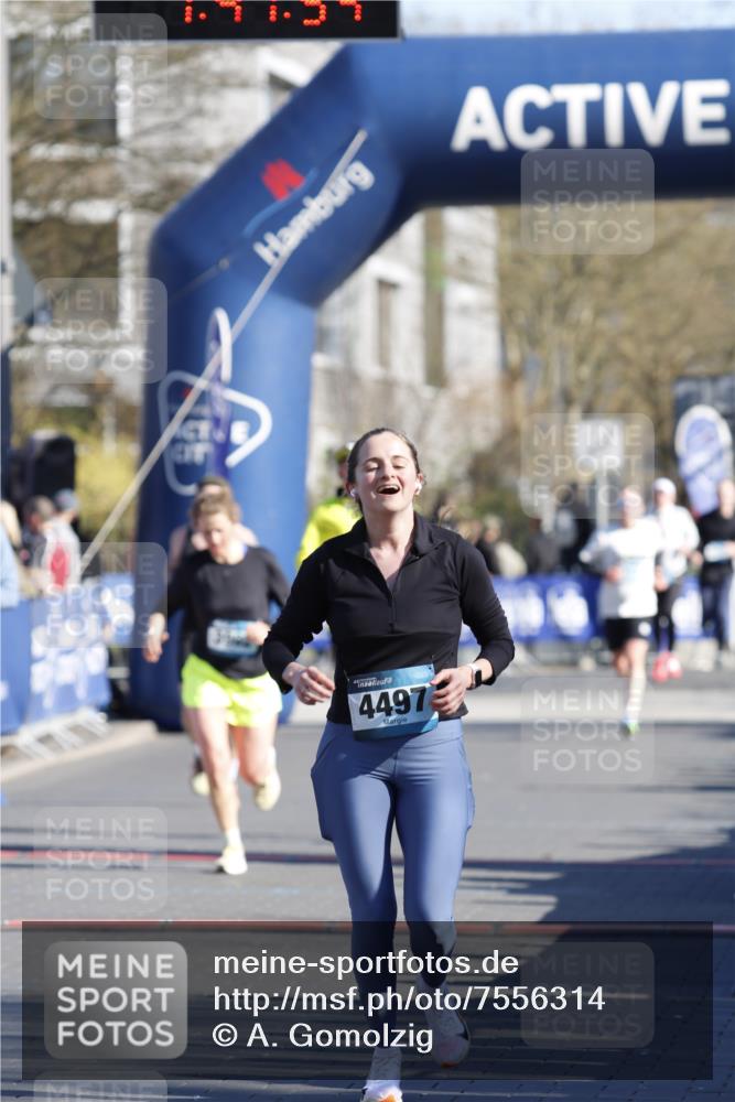 06.04.2025 - 44. Internationalen Wilhelmsburger Insellauf A. Gomolzig http://msf.ph/oto/7556314 06.04.2025 10:31:52 Ziel 3019, 3413, 3962, 4271, 4497 meine-sportfotos.de