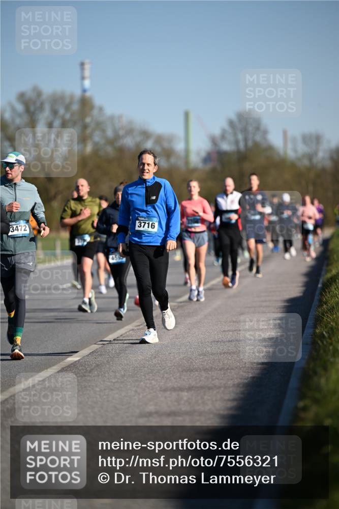 06.04.2025 - 44. Internationalen Wilhelmsburger Insellauf Dr. Thomas Lammeyer http://msf.ph/oto/7556321 06.04.2025 09:32:16 Laufen 3716, 3472 meine-sportfotos.de