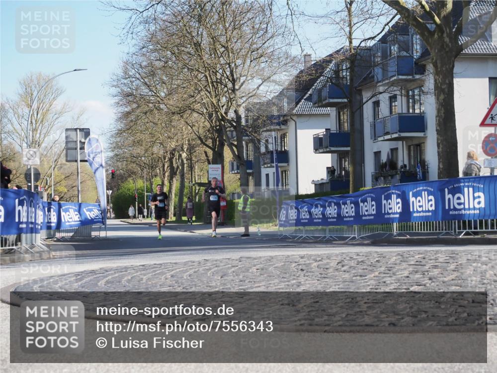 06.04.2025 - 44. Internationalen Wilhelmsburger Insellauf Luisa Fischer http://msf.ph/oto/7556343 06.04.2025 10:10:04 Ziel 4500 meine-sportfotos.de