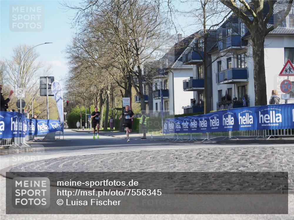 06.04.2025 - 44. Internationalen Wilhelmsburger Insellauf Luisa Fischer http://msf.ph/oto/7556345 06.04.2025 10:10:04 Ziel  meine-sportfotos.de