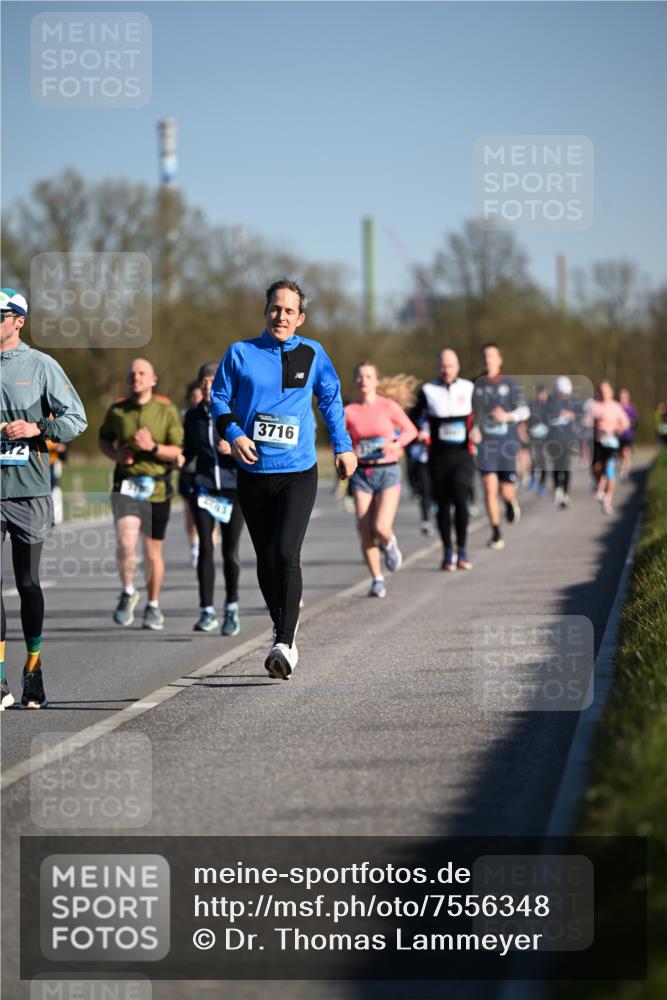 06.04.2025 - 44. Internationalen Wilhelmsburger Insellauf Dr. Thomas Lammeyer http://msf.ph/oto/7556348 06.04.2025 09:32:16 Laufen 3716, 472 meine-sportfotos.de
