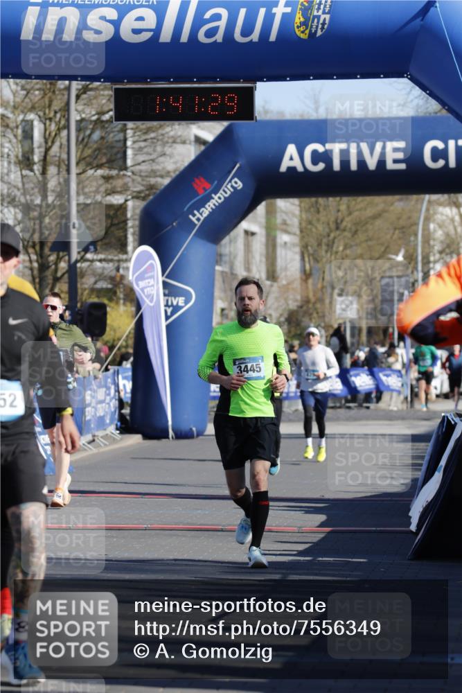 06.04.2025 - 44. Internationalen Wilhelmsburger Insellauf A. Gomolzig http://msf.ph/oto/7556349 06.04.2025 10:31:27 Ziel 3132, 3445, 3623, 3976, 4584, 5025, 5052 meine-sportfotos.de