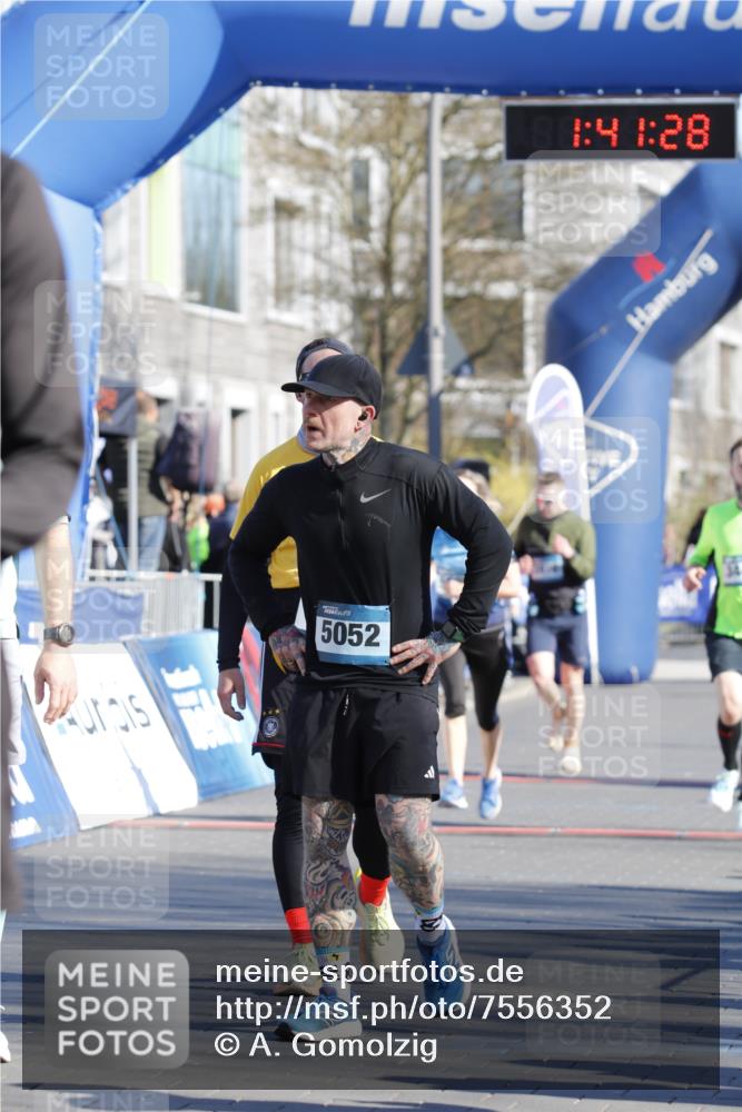 06.04.2025 - 44. Internationalen Wilhelmsburger Insellauf A. Gomolzig http://msf.ph/oto/7556352 06.04.2025 10:31:26 Ziel 3132, 3445, 3623, 4584, 5025, 5052 meine-sportfotos.de