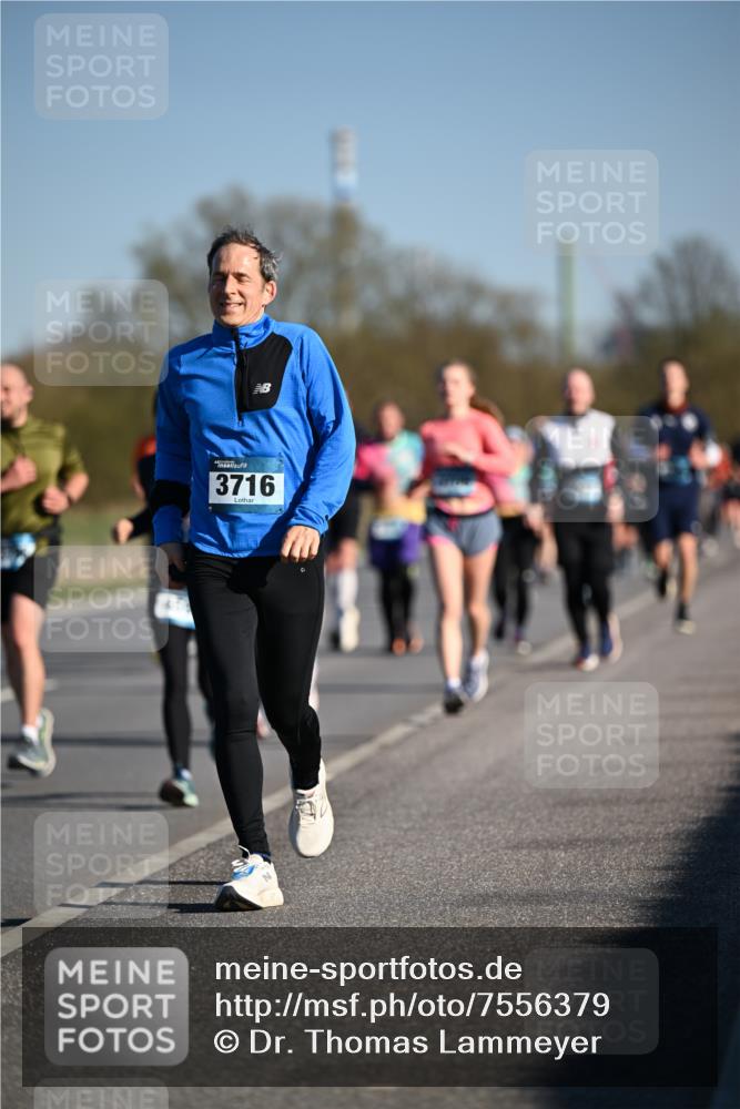 06.04.2025 - 44. Internationalen Wilhelmsburger Insellauf Dr. Thomas Lammeyer http://msf.ph/oto/7556379 06.04.2025 09:32:19 Laufen 3716 meine-sportfotos.de