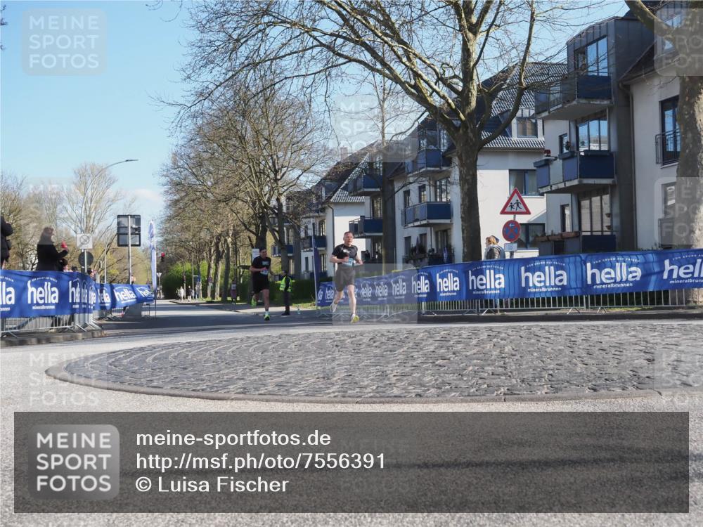 06.04.2025 - 44. Internationalen Wilhelmsburger Insellauf Luisa Fischer http://msf.ph/oto/7556391 06.04.2025 10:10:06 Ziel  meine-sportfotos.de