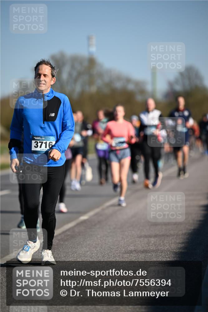 06.04.2025 - 44. Internationalen Wilhelmsburger Insellauf Dr. Thomas Lammeyer http://msf.ph/oto/7556394 06.04.2025 09:32:19 Laufen 3716 meine-sportfotos.de