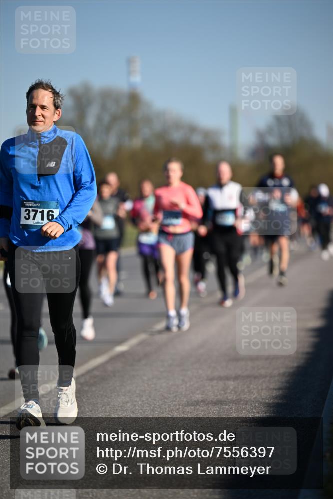 06.04.2025 - 44. Internationalen Wilhelmsburger Insellauf Dr. Thomas Lammeyer http://msf.ph/oto/7556397 06.04.2025 09:32:19 Laufen 3716 meine-sportfotos.de