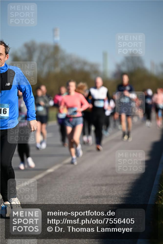 06.04.2025 - 44. Internationalen Wilhelmsburger Insellauf Dr. Thomas Lammeyer http://msf.ph/oto/7556405 06.04.2025 09:32:19 Laufen 16 meine-sportfotos.de