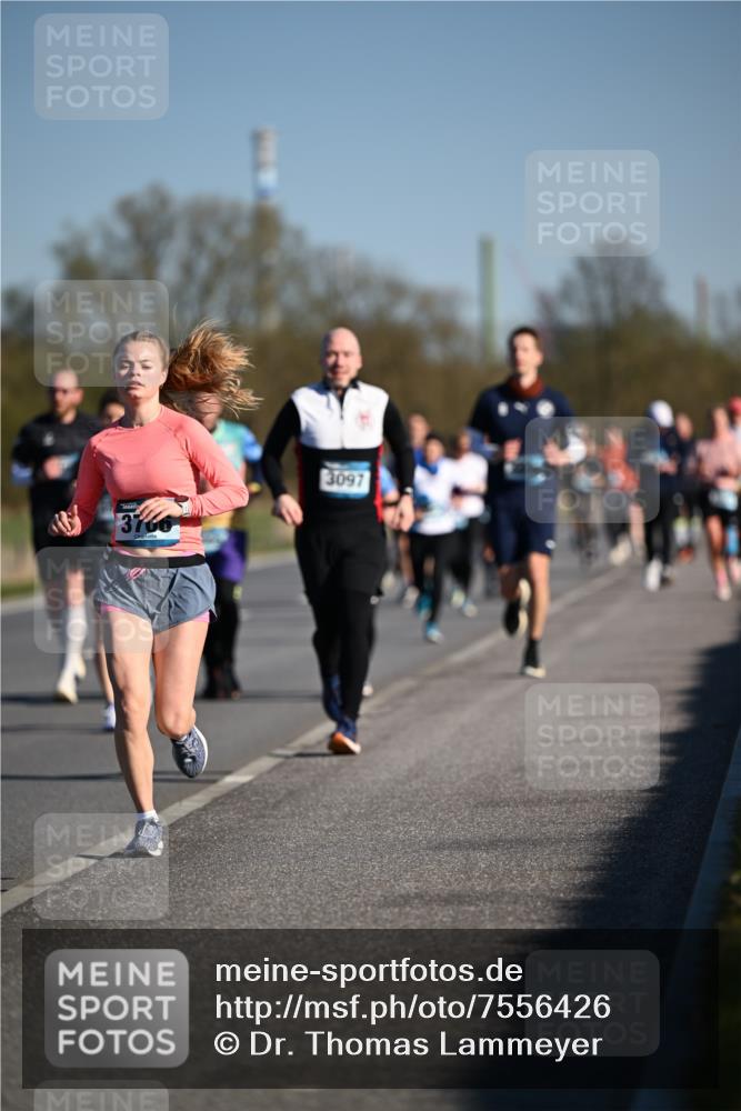 06.04.2025 - 44. Internationalen Wilhelmsburger Insellauf Dr. Thomas Lammeyer http://msf.ph/oto/7556426 06.04.2025 09:32:22 Laufen 3166, 3097 meine-sportfotos.de