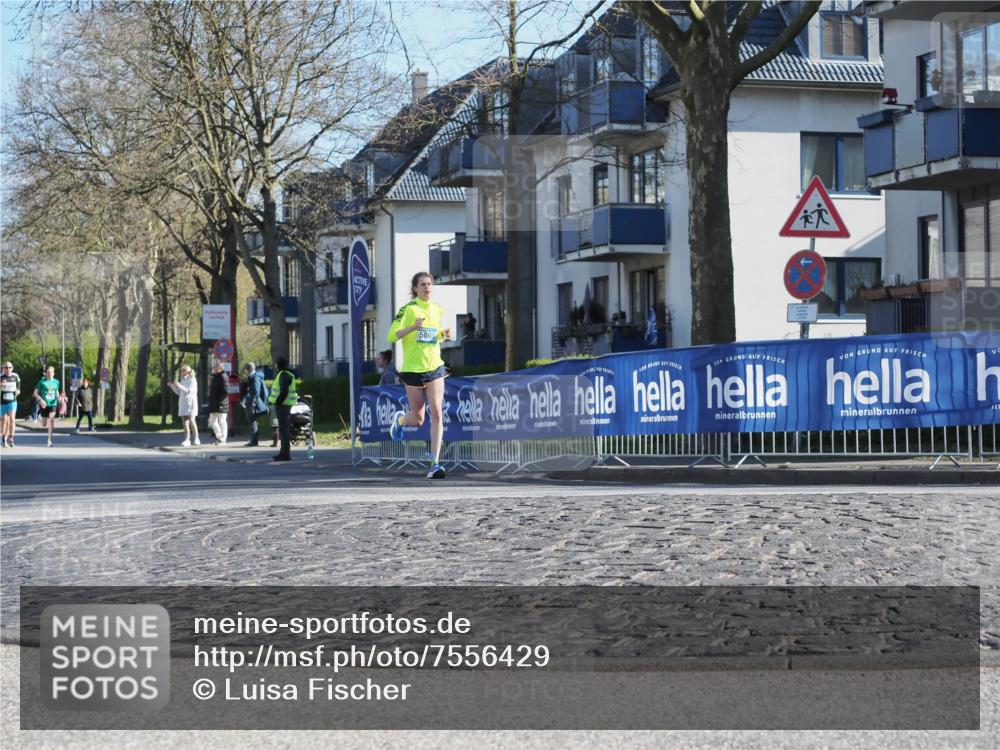 06.04.2025 - 44. Internationalen Wilhelmsburger Insellauf Luisa Fischer http://msf.ph/oto/7556429 06.04.2025 10:10:59 Ziel 5001 meine-sportfotos.de