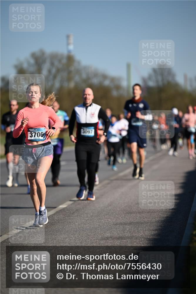 06.04.2025 - 44. Internationalen Wilhelmsburger Insellauf Dr. Thomas Lammeyer http://msf.ph/oto/7556430 06.04.2025 09:32:22 Laufen 3706, 3097 meine-sportfotos.de