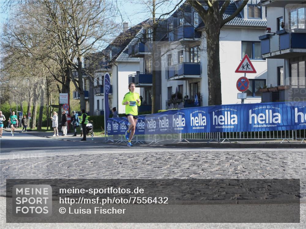 06.04.2025 - 44. Internationalen Wilhelmsburger Insellauf Luisa Fischer http://msf.ph/oto/7556432 06.04.2025 10:10:59 Ziel 5001 meine-sportfotos.de