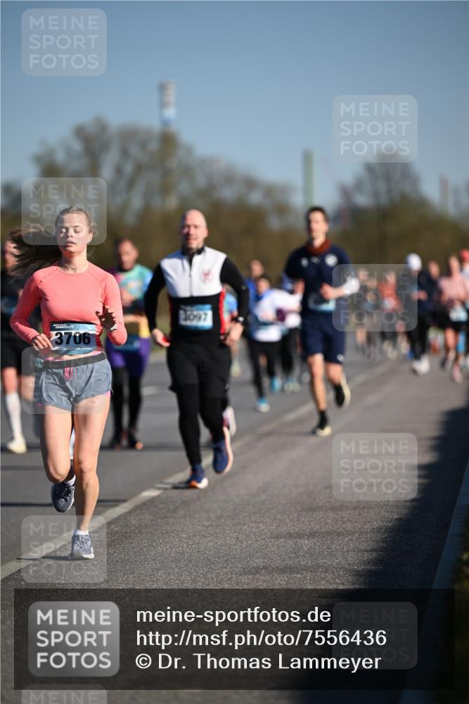 06.04.2025 - 44. Internationalen Wilhelmsburger Insellauf Dr. Thomas Lammeyer http://msf.ph/oto/7556436 06.04.2025 09:32:22 Laufen 3706, 1097 meine-sportfotos.de