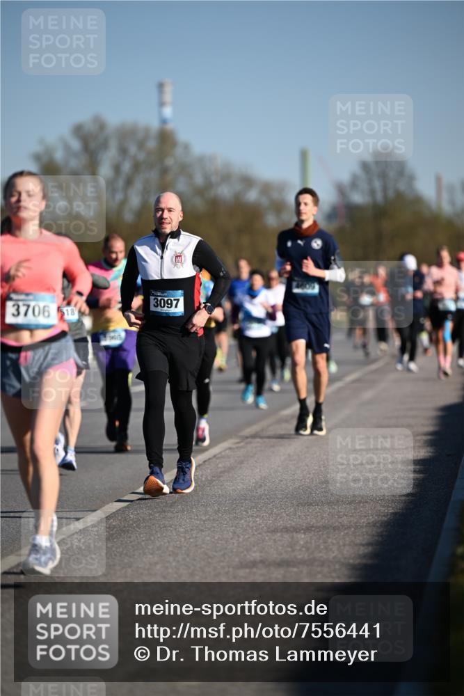 06.04.2025 - 44. Internationalen Wilhelmsburger Insellauf Dr. Thomas Lammeyer http://msf.ph/oto/7556441 06.04.2025 09:32:22 Laufen 3097, 3706, 518 meine-sportfotos.de