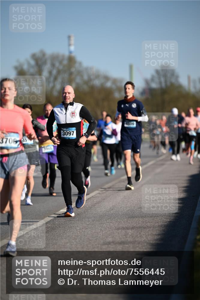 06.04.2025 - 44. Internationalen Wilhelmsburger Insellauf Dr. Thomas Lammeyer http://msf.ph/oto/7556445 06.04.2025 09:32:23 Laufen 3706, 45, 3097 meine-sportfotos.de