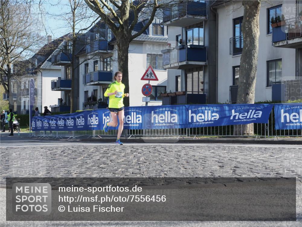 06.04.2025 - 44. Internationalen Wilhelmsburger Insellauf Luisa Fischer http://msf.ph/oto/7556456 06.04.2025 10:11:00 Ziel 5001 meine-sportfotos.de