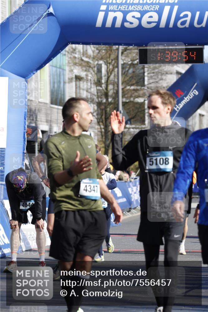 06.04.2025 - 44. Internationalen Wilhelmsburger Insellauf A. Gomolzig http://msf.ph/oto/7556457 06.04.2025 10:29:52 Ziel 3453, 3615, 3795, 3808, 4044, 4121, 4238, 5108 meine-sportfotos.de