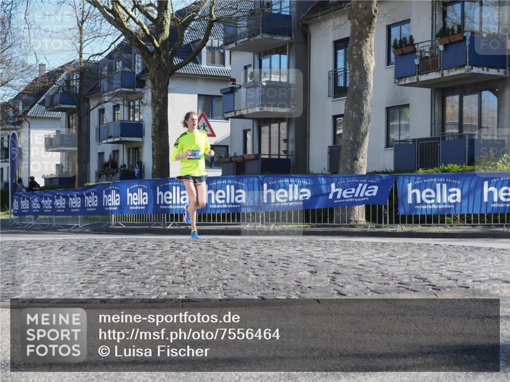 06.04.2025 - 44. Internationalen Wilhelmsburger Insellauf Luisa Fischer http://msf.ph/oto/7556464 06.04.2025 10:11:00 Ziel 5001 meine-sportfotos.de