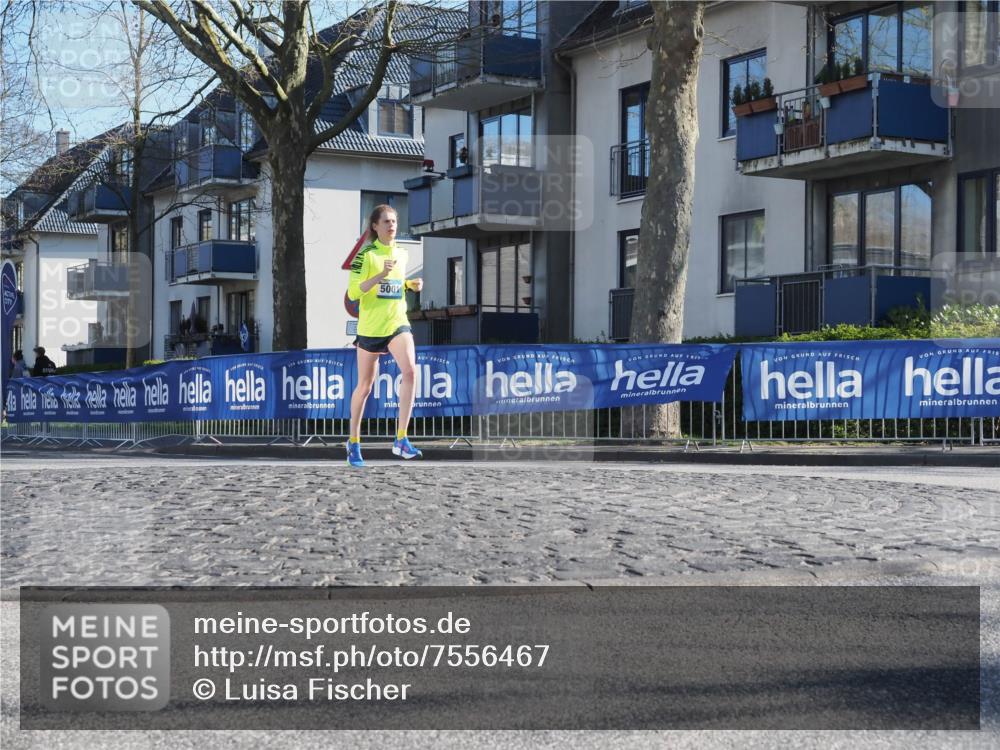 06.04.2025 - 44. Internationalen Wilhelmsburger Insellauf Luisa Fischer http://msf.ph/oto/7556467 06.04.2025 10:11:00 Ziel 5001 meine-sportfotos.de