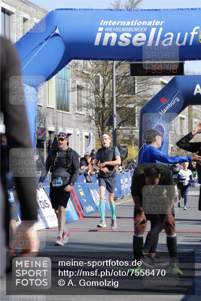 06.04.2025 - 44. Internationalen Wilhelmsburger Insellauf A. Gomolzig http://msf.ph/oto/7556470 06.04.2025 10:29:47 Ziel 3453, 3615, 3793, 3808, 4044, 4102, 4347, 5108 meine-sportfotos.de