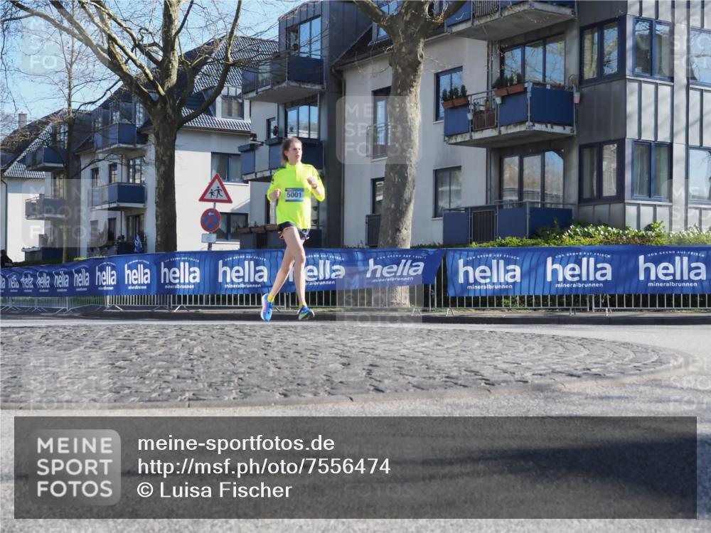 06.04.2025 - 44. Internationalen Wilhelmsburger Insellauf Luisa Fischer http://msf.ph/oto/7556474 06.04.2025 10:11:01 Ziel 5001 meine-sportfotos.de