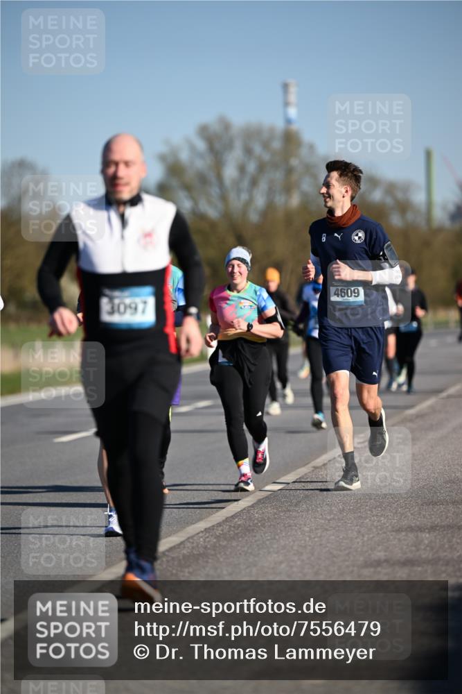 06.04.2025 - 44. Internationalen Wilhelmsburger Insellauf Dr. Thomas Lammeyer http://msf.ph/oto/7556479 06.04.2025 09:32:25 Laufen 3097, 8, 4609 meine-sportfotos.de