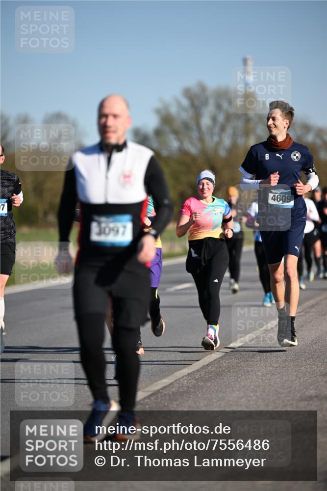 06.04.2025 - 44. Internationalen Wilhelmsburger Insellauf Dr. Thomas Lammeyer http://msf.ph/oto/7556486 06.04.2025 09:32:25 Laufen 7, 3097, 8, 4609 meine-sportfotos.de