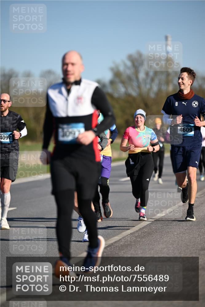 06.04.2025 - 44. Internationalen Wilhelmsburger Insellauf Dr. Thomas Lammeyer http://msf.ph/oto/7556489 06.04.2025 09:32:25 Laufen 4097, 909, 8, 1, 4609 meine-sportfotos.de