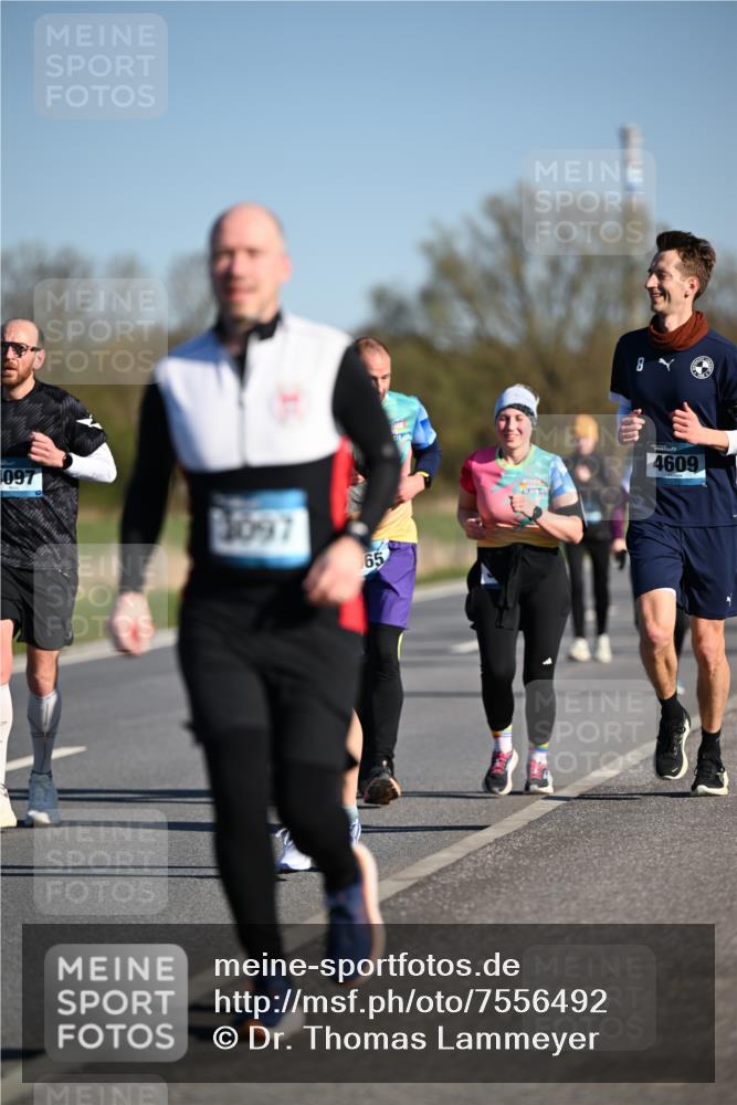 06.04.2025 - 44. Internationalen Wilhelmsburger Insellauf Dr. Thomas Lammeyer http://msf.ph/oto/7556492 06.04.2025 09:32:25 Laufen 1097, 3097, 65, 4609 meine-sportfotos.de