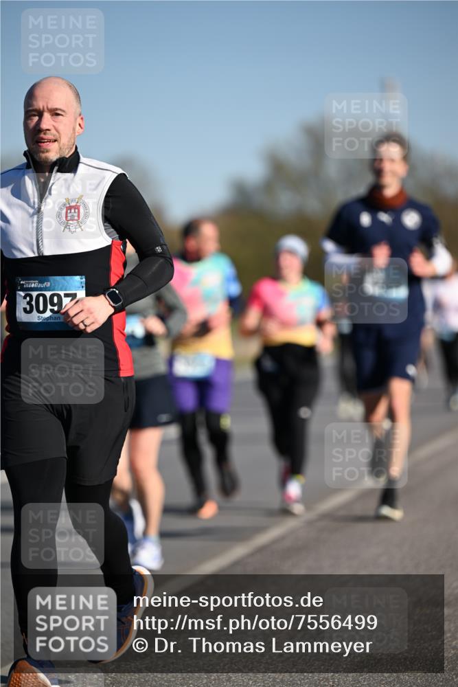 06.04.2025 - 44. Internationalen Wilhelmsburger Insellauf Dr. Thomas Lammeyer http://msf.ph/oto/7556499 06.04.2025 09:32:26 Laufen 3097 meine-sportfotos.de