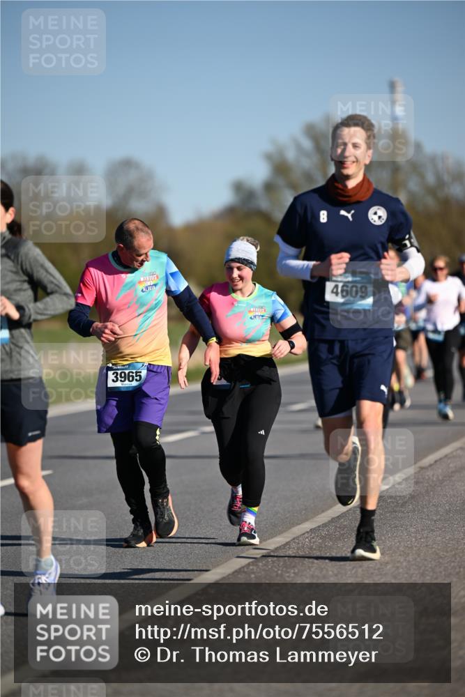 06.04.2025 - 44. Internationalen Wilhelmsburger Insellauf Dr. Thomas Lammeyer http://msf.ph/oto/7556512 06.04.2025 09:32:27 Laufen 3965, 4609 meine-sportfotos.de