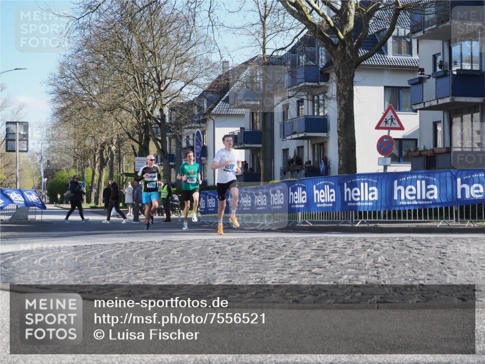 06.04.2025 - 44. Internationalen Wilhelmsburger Insellauf Luisa Fischer http://msf.ph/oto/7556521 06.04.2025 10:11:05 Ziel 5123, 3398, 5037 meine-sportfotos.de