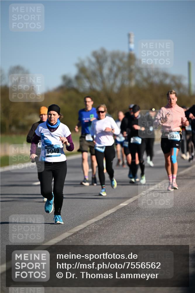 06.04.2025 - 44. Internationalen Wilhelmsburger Insellauf Dr. Thomas Lammeyer http://msf.ph/oto/7556562 06.04.2025 09:32:30 Laufen 5049, 5034 meine-sportfotos.de