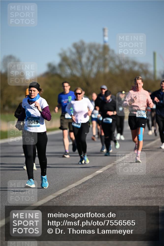 06.04.2025 - 44. Internationalen Wilhelmsburger Insellauf Dr. Thomas Lammeyer http://msf.ph/oto/7556565 06.04.2025 09:32:30 Laufen 5049, 5034 meine-sportfotos.de