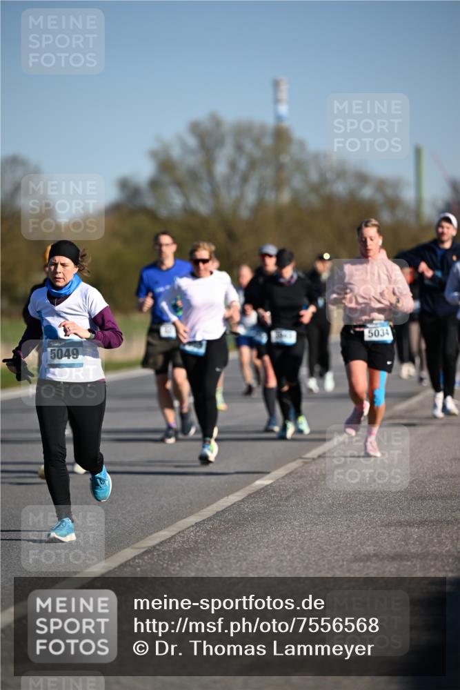 06.04.2025 - 44. Internationalen Wilhelmsburger Insellauf Dr. Thomas Lammeyer http://msf.ph/oto/7556568 06.04.2025 09:32:30 Laufen 5034, 5049 meine-sportfotos.de
