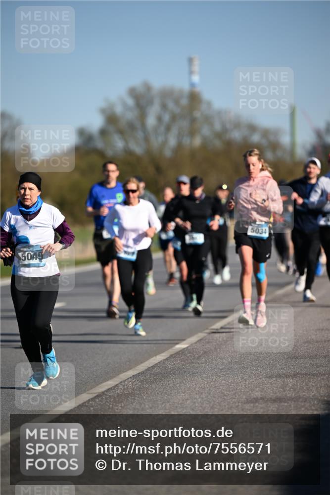 06.04.2025 - 44. Internationalen Wilhelmsburger Insellauf Dr. Thomas Lammeyer http://msf.ph/oto/7556571 06.04.2025 09:32:30 Laufen 5049, 5034 meine-sportfotos.de