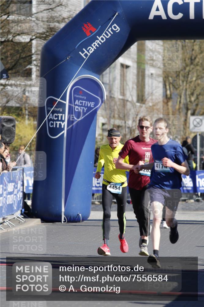 06.04.2025 - 44. Internationalen Wilhelmsburger Insellauf A. Gomolzig http://msf.ph/oto/7556584 06.04.2025 10:28:29 Ziel 4174 meine-sportfotos.de