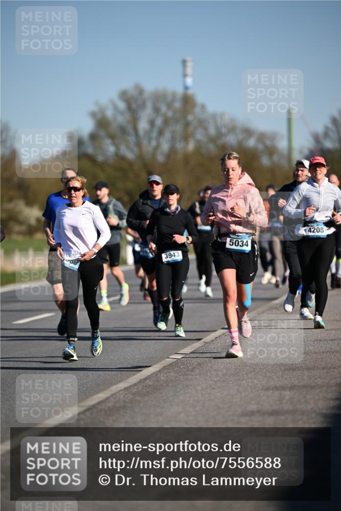 06.04.2025 - 44. Internationalen Wilhelmsburger Insellauf Dr. Thomas Lammeyer http://msf.ph/oto/7556588 06.04.2025 09:32:31 Laufen 3943, 5034, 4208 meine-sportfotos.de