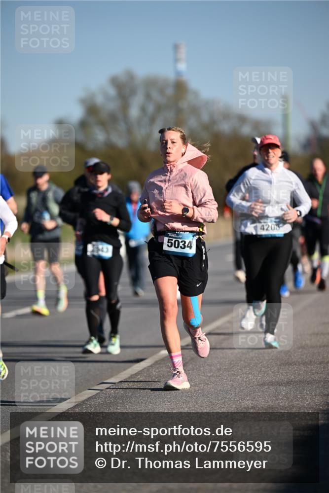 06.04.2025 - 44. Internationalen Wilhelmsburger Insellauf Dr. Thomas Lammeyer http://msf.ph/oto/7556595 06.04.2025 09:32:33 Laufen 5034, 4203 meine-sportfotos.de