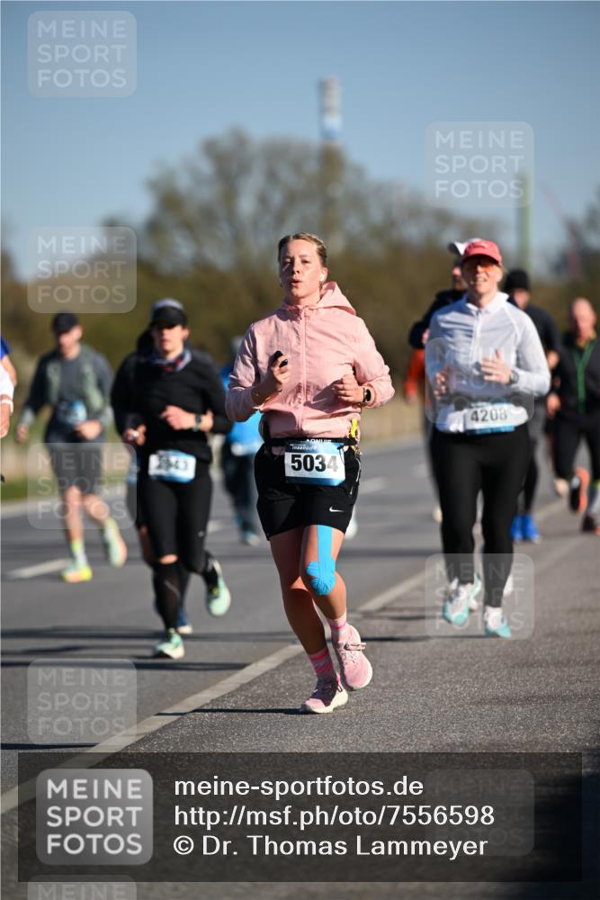 06.04.2025 - 44. Internationalen Wilhelmsburger Insellauf Dr. Thomas Lammeyer http://msf.ph/oto/7556598 06.04.2025 09:32:33 Laufen 5034, 4208 meine-sportfotos.de