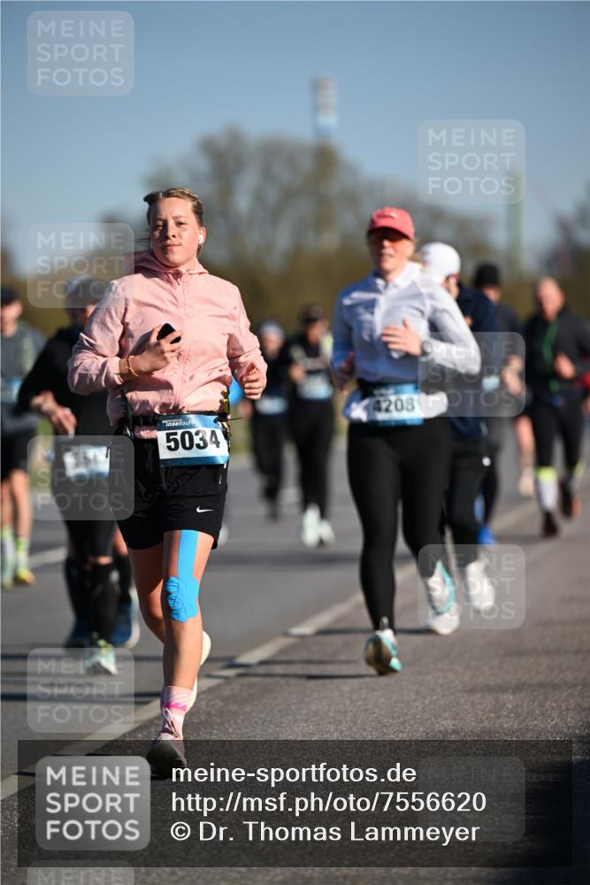 06.04.2025 - 44. Internationalen Wilhelmsburger Insellauf Dr. Thomas Lammeyer http://msf.ph/oto/7556620 06.04.2025 09:32:34 Laufen 5034, 4208 meine-sportfotos.de