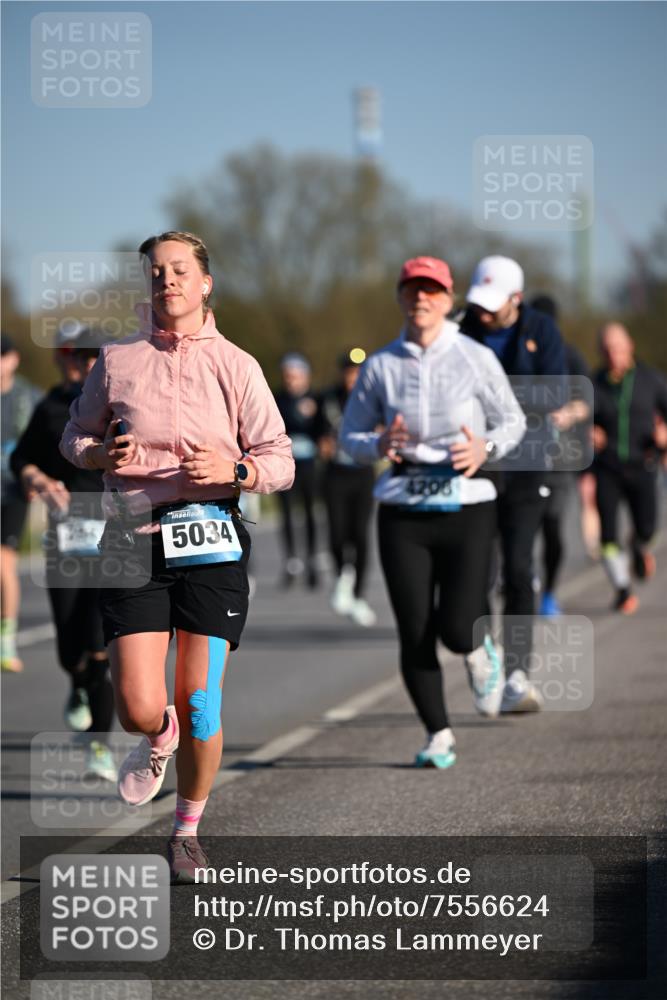 06.04.2025 - 44. Internationalen Wilhelmsburger Insellauf Dr. Thomas Lammeyer http://msf.ph/oto/7556624 06.04.2025 09:32:34 Laufen 5034, 4208 meine-sportfotos.de